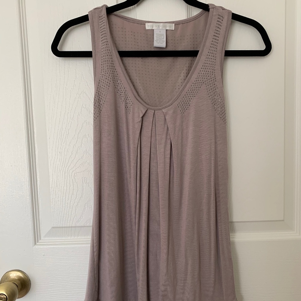 Design History Top Size Small Never Worn